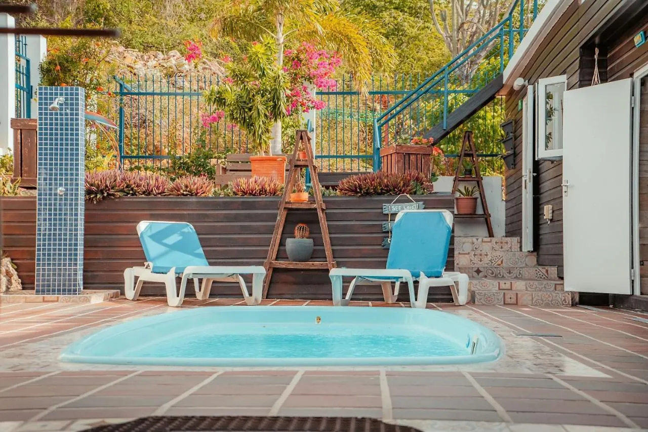 Westpunt Beach Apartments Виллемстад
