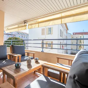 https://heart-of-the-center-2br-flat-with-sunny-terrace.fr-provencehotel.com